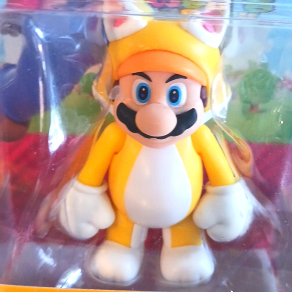 SUPER MARIO CAT MARIO- Jakks Pacific, 2.5", Yellow & White.